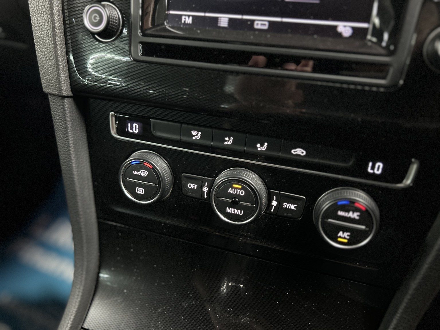 Volkswagen Golf - Image 18