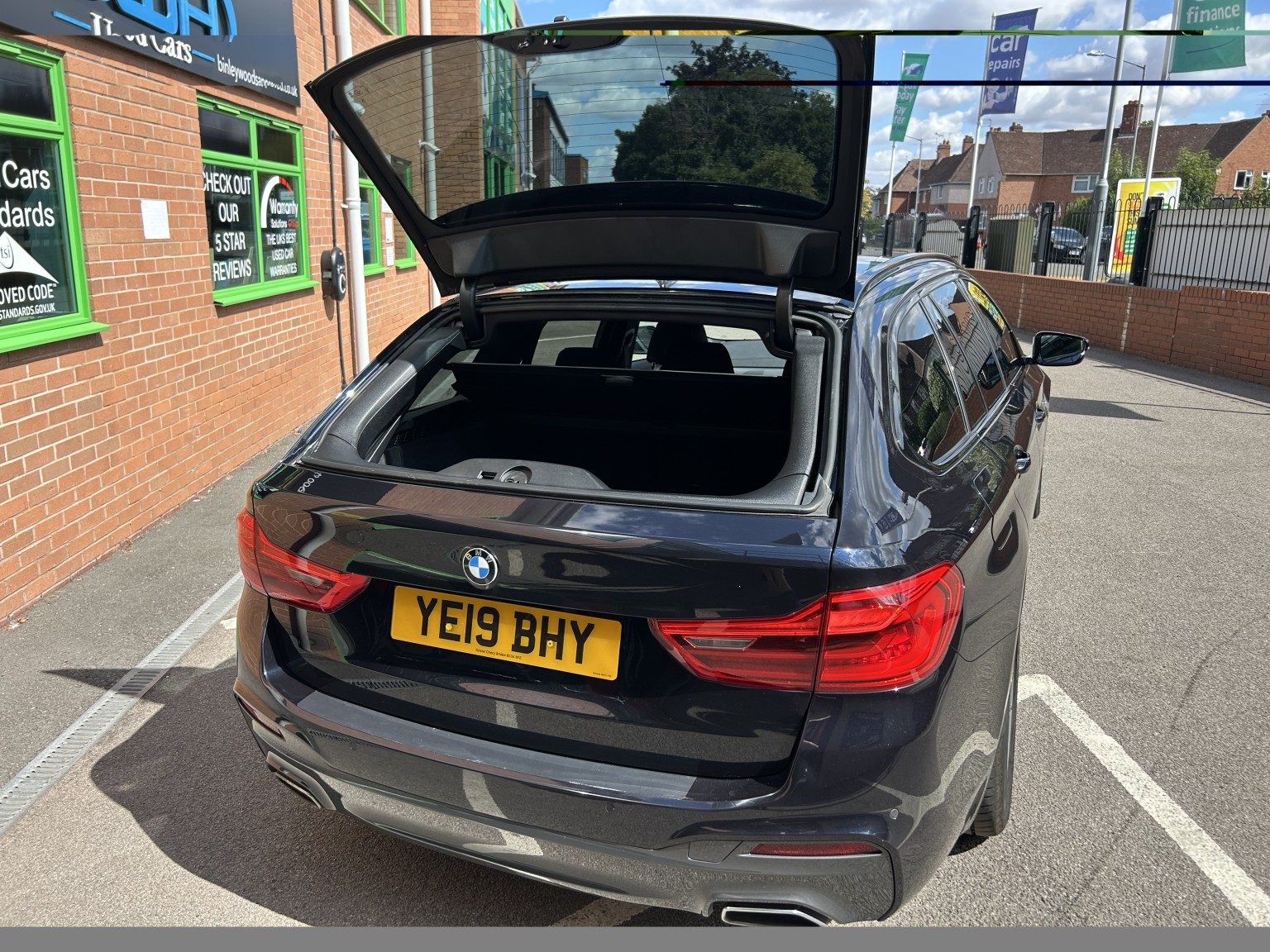 Bmw 5 Series - Image 16