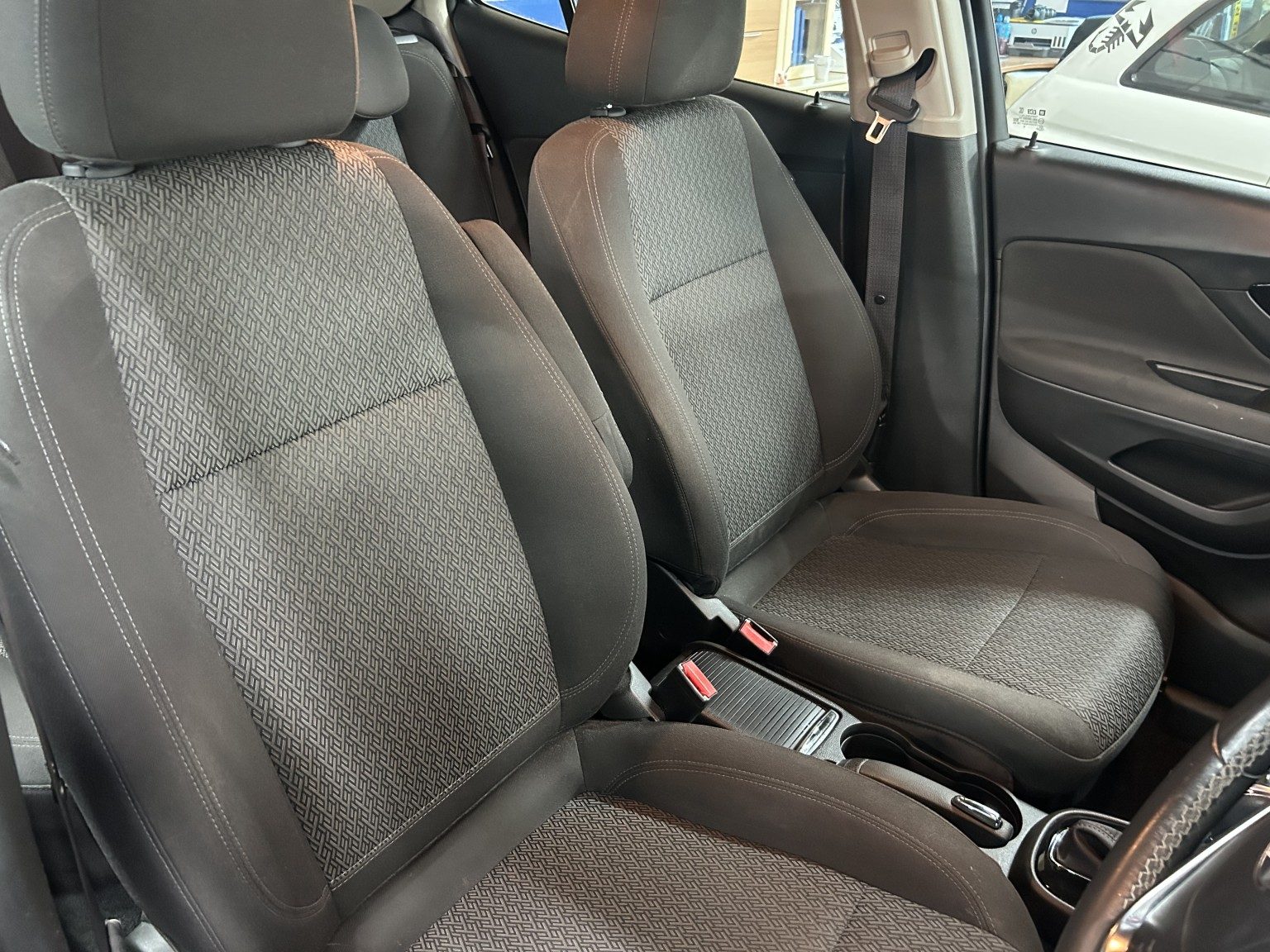 Vauxhall Mokka X - Image 10