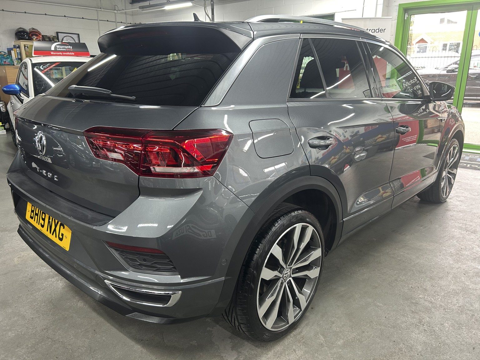 Volkswagen T-Roc - Image 4