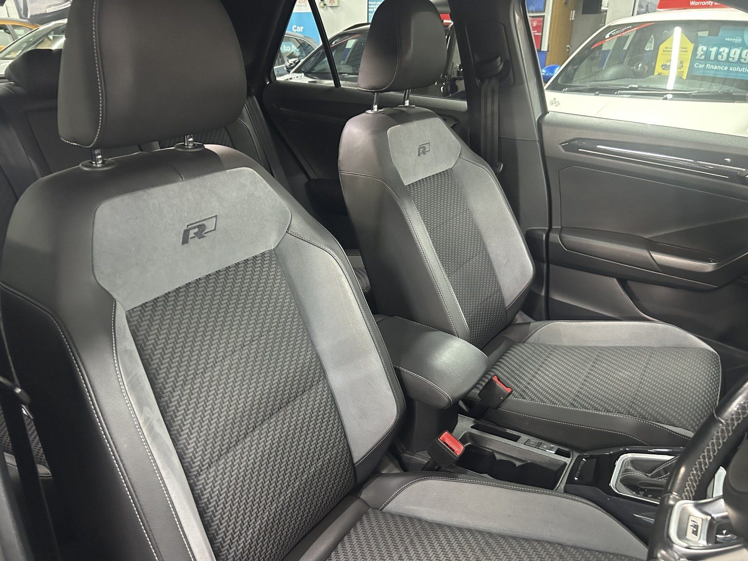 Volkswagen T-Roc - Image 8