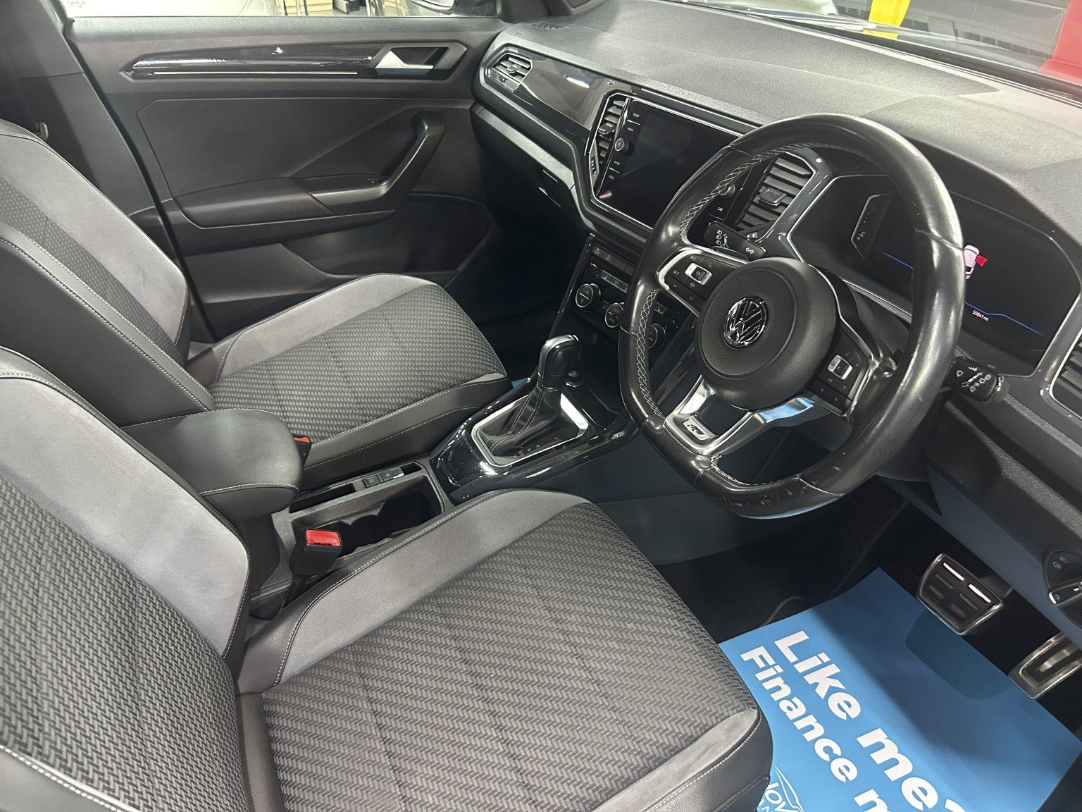 Volkswagen T-Roc - Image 10