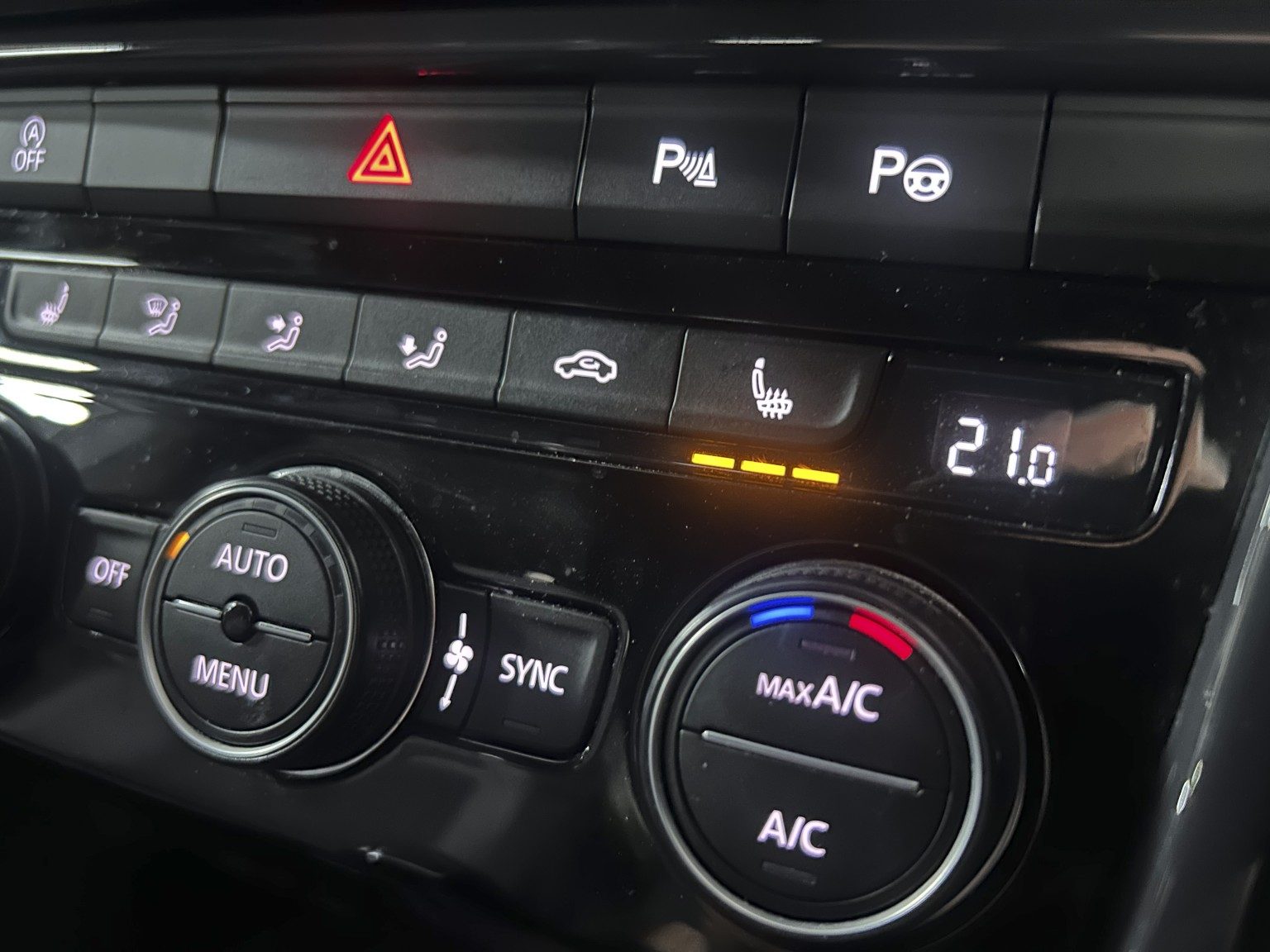 Volkswagen T-Roc - Image 19
