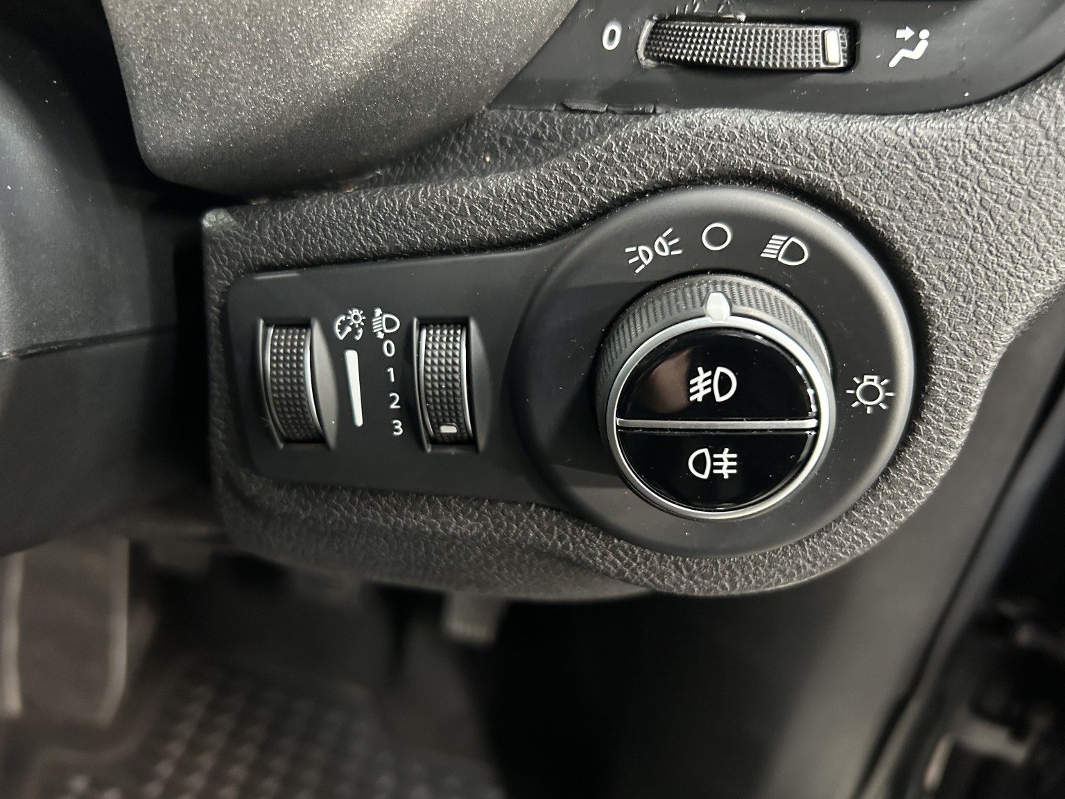 Fiat 500X - Image 18