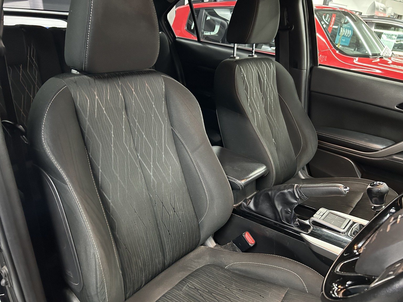 Mitsubishi Eclipse Cross - Image 6