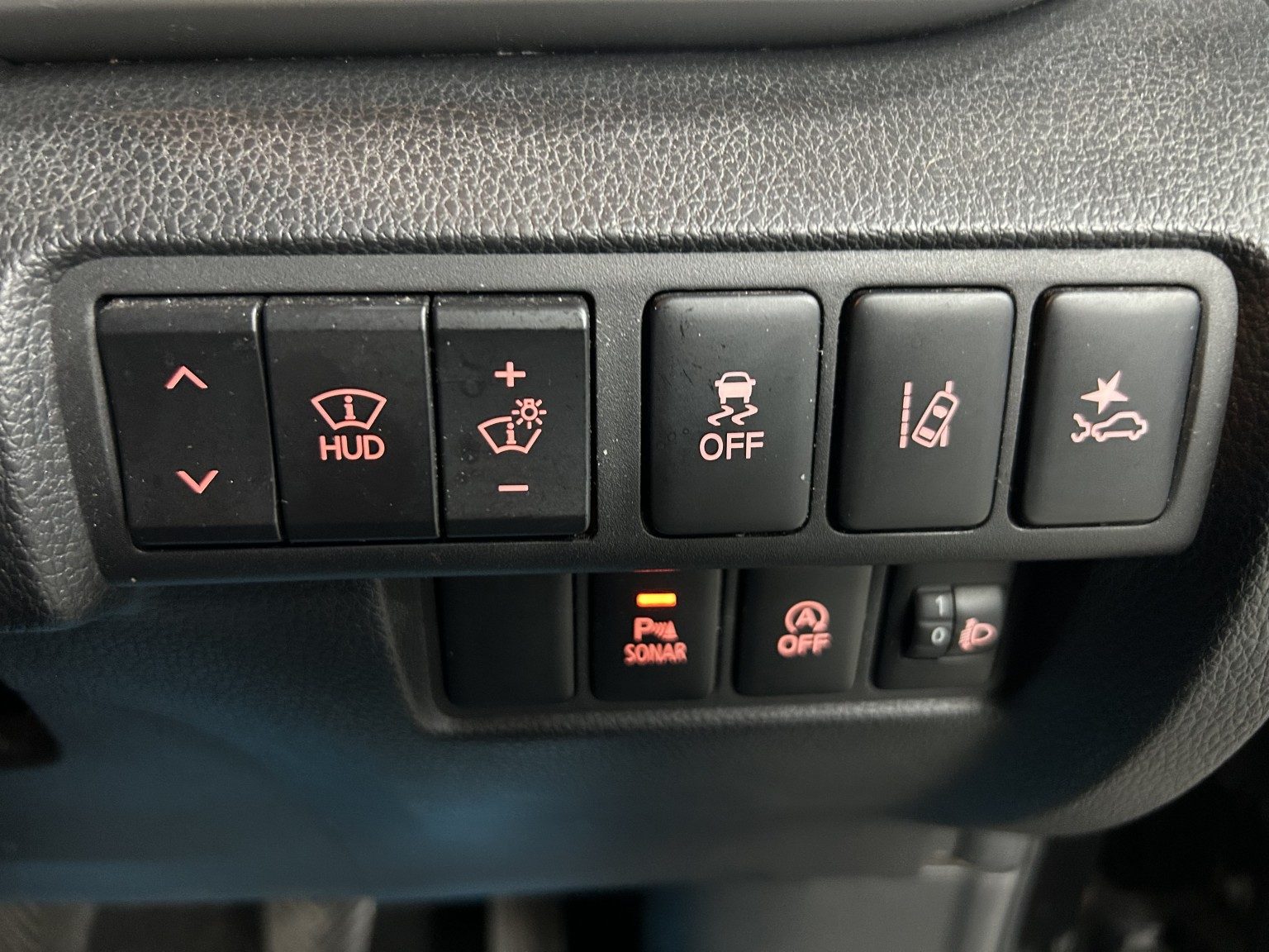 Mitsubishi Eclipse Cross - Image 11