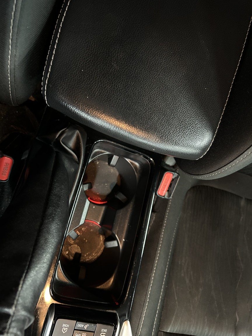 Mitsubishi Eclipse Cross - Image 19