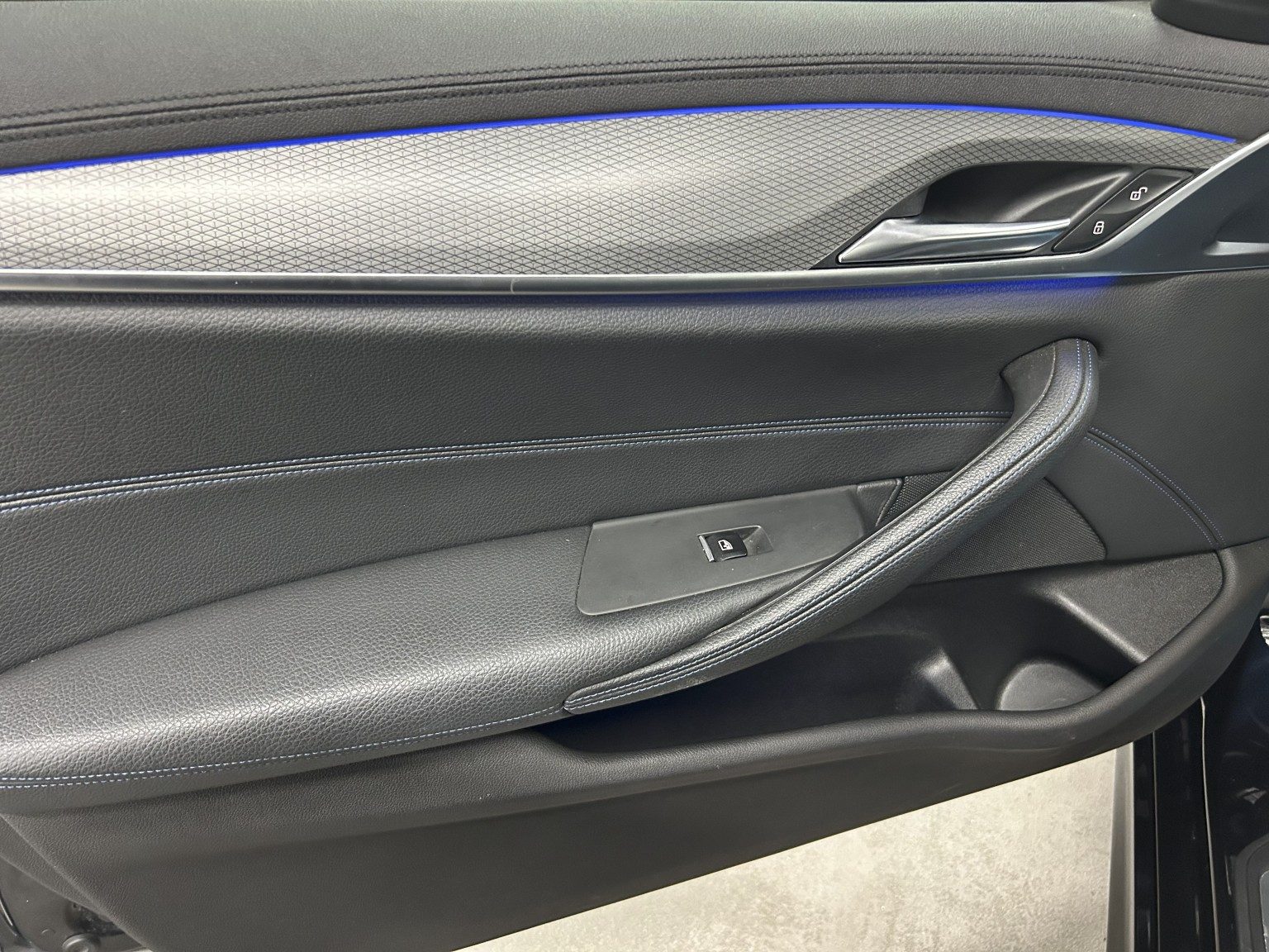 Bmw 5 Series - Image 14