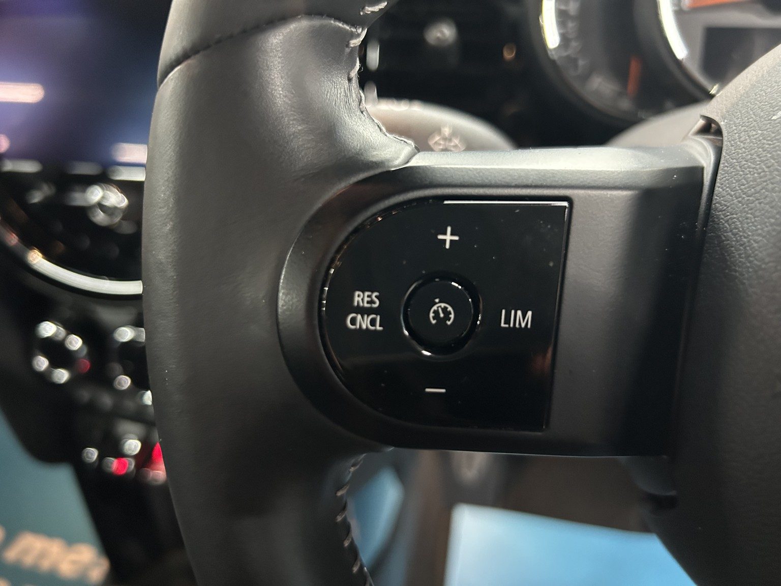 Mini Hatch - Image 9
