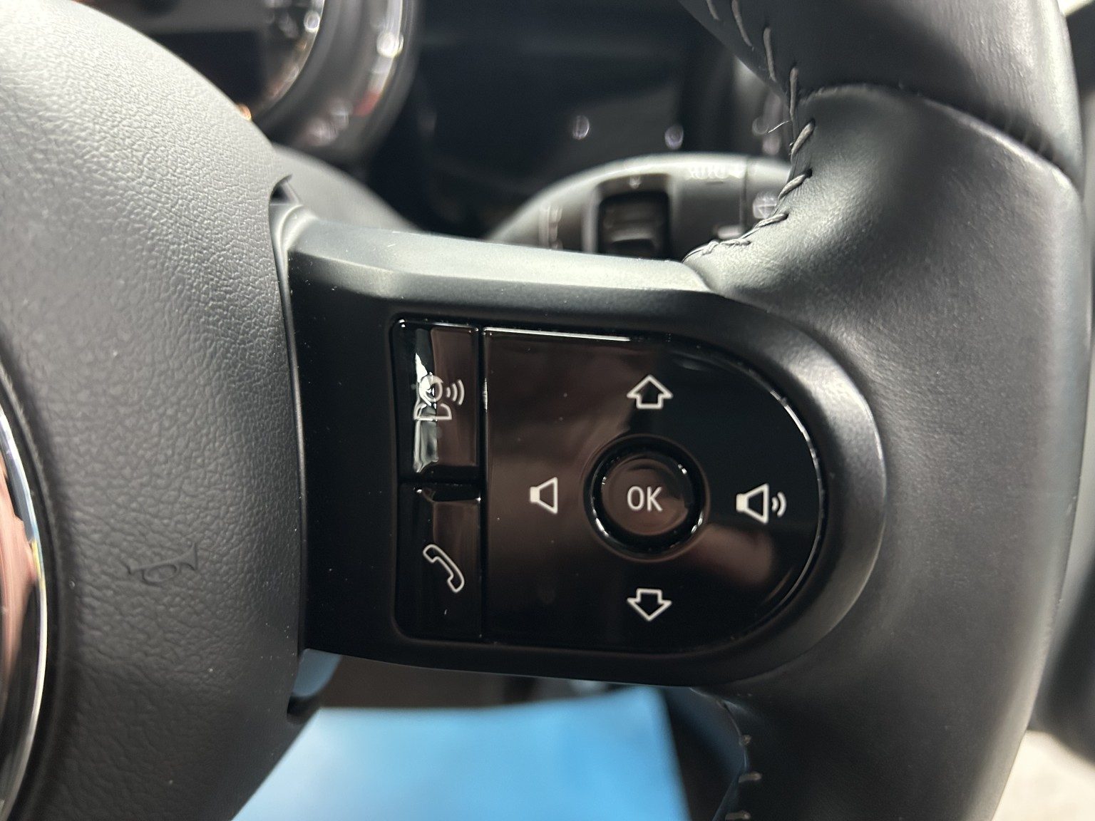 Mini Hatch - Image 11