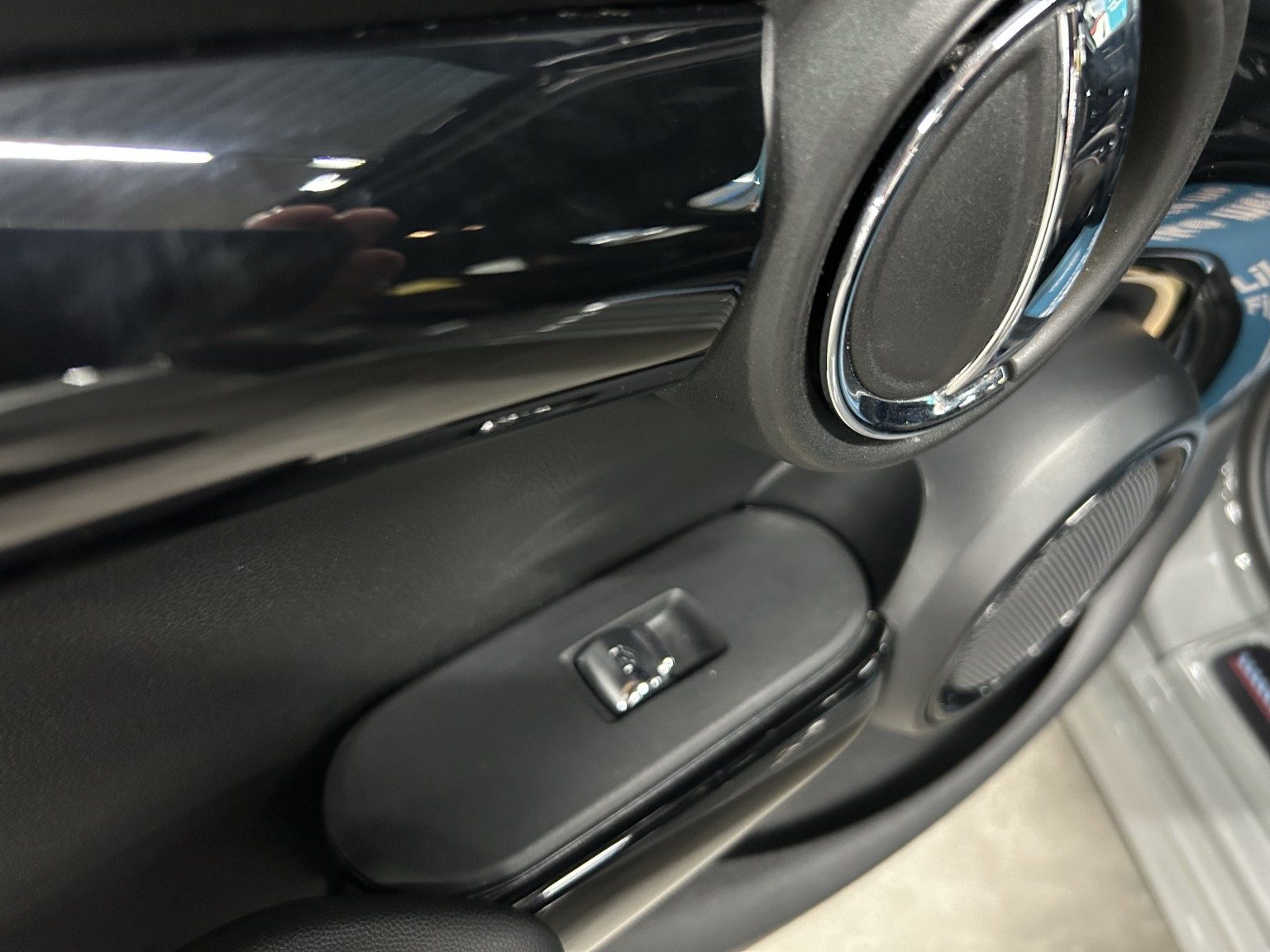 Mini Hatch - Image 15