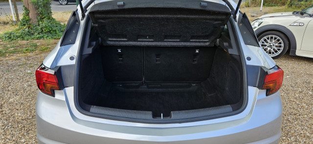 Vauxhall Astra - Image 9