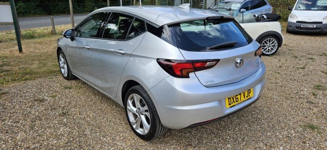 Vauxhall Astra - Image 11