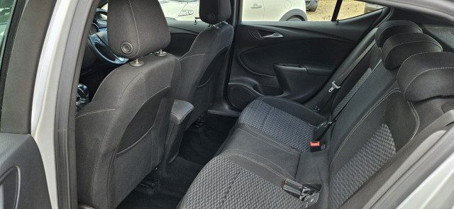 Vauxhall Astra - Image 12