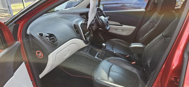 Renault Captur - Image 18