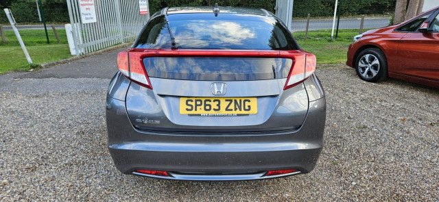 Honda Civic - Image 11