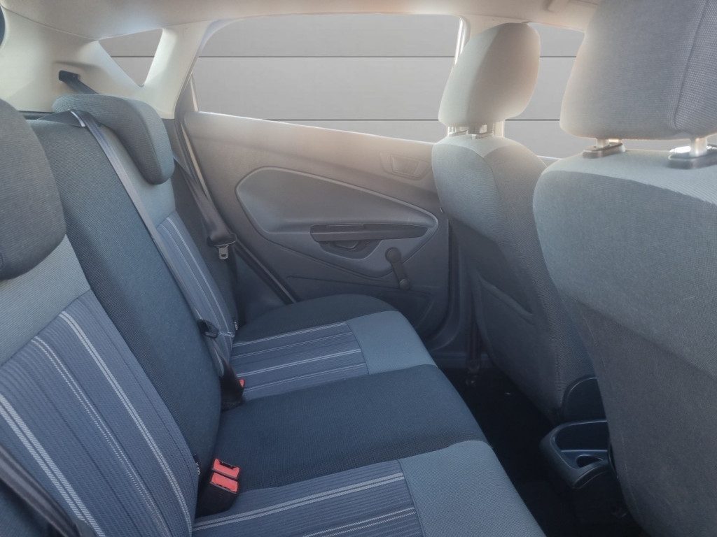 Ford Fiesta - Image 12