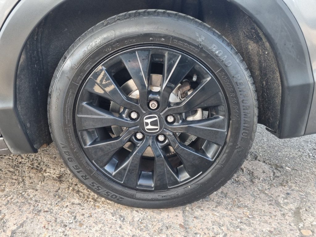 Honda Civic - Image 16