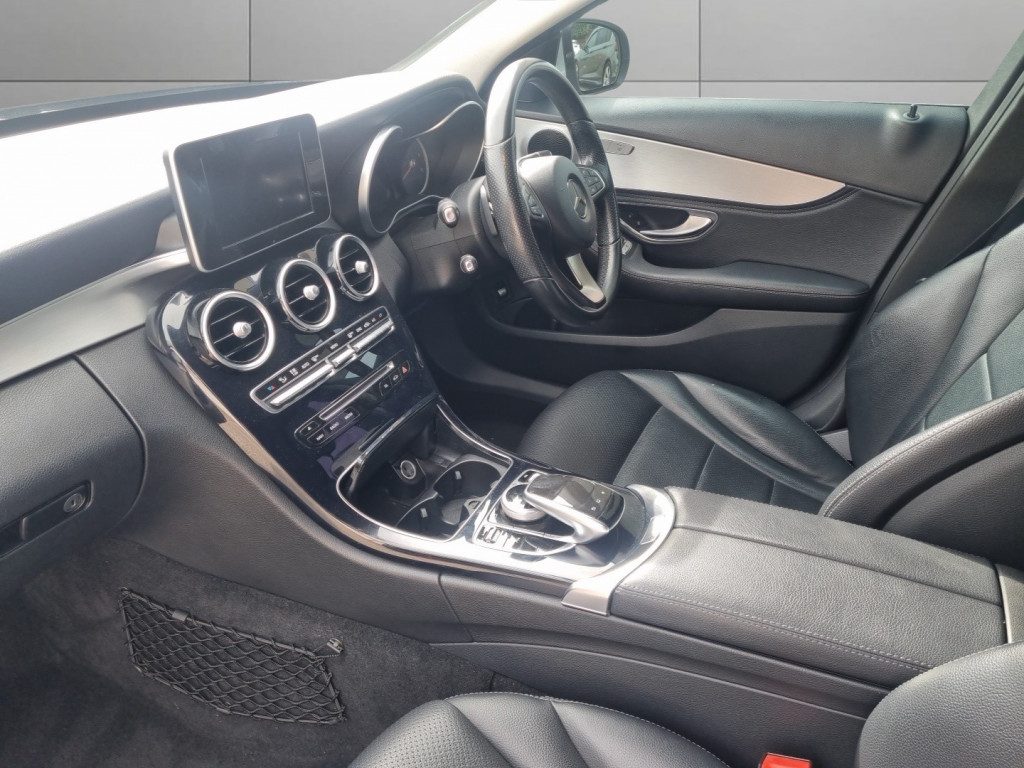 Mercedes-Benz C Class - Image 13