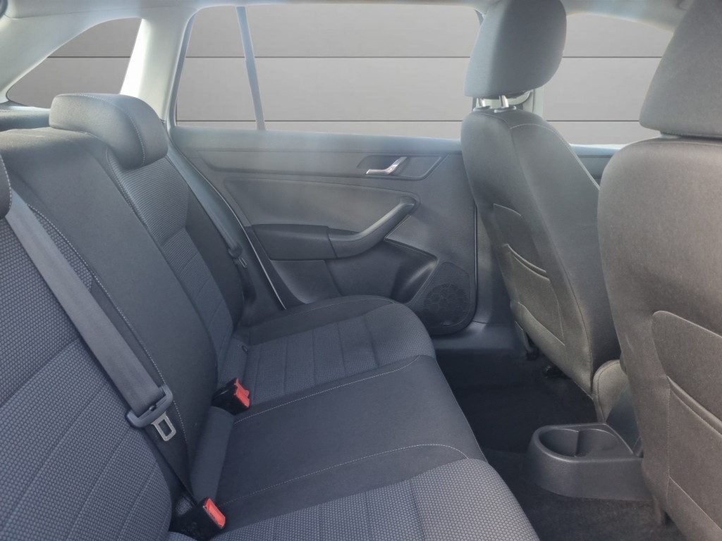 Skoda Rapid Spaceback - Image 11