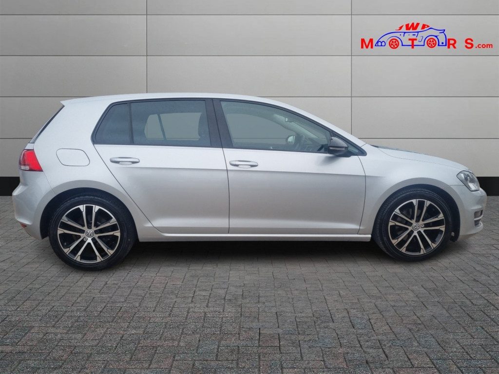 Volkswagen Golf - Image 9