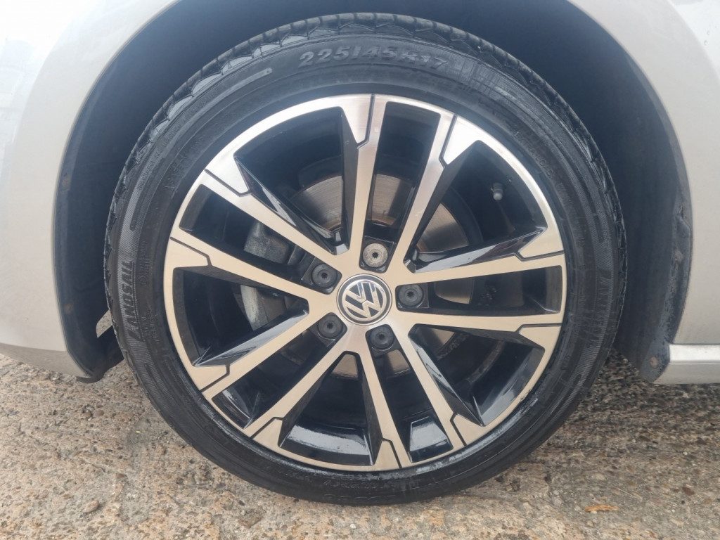 Volkswagen Golf - Image 15