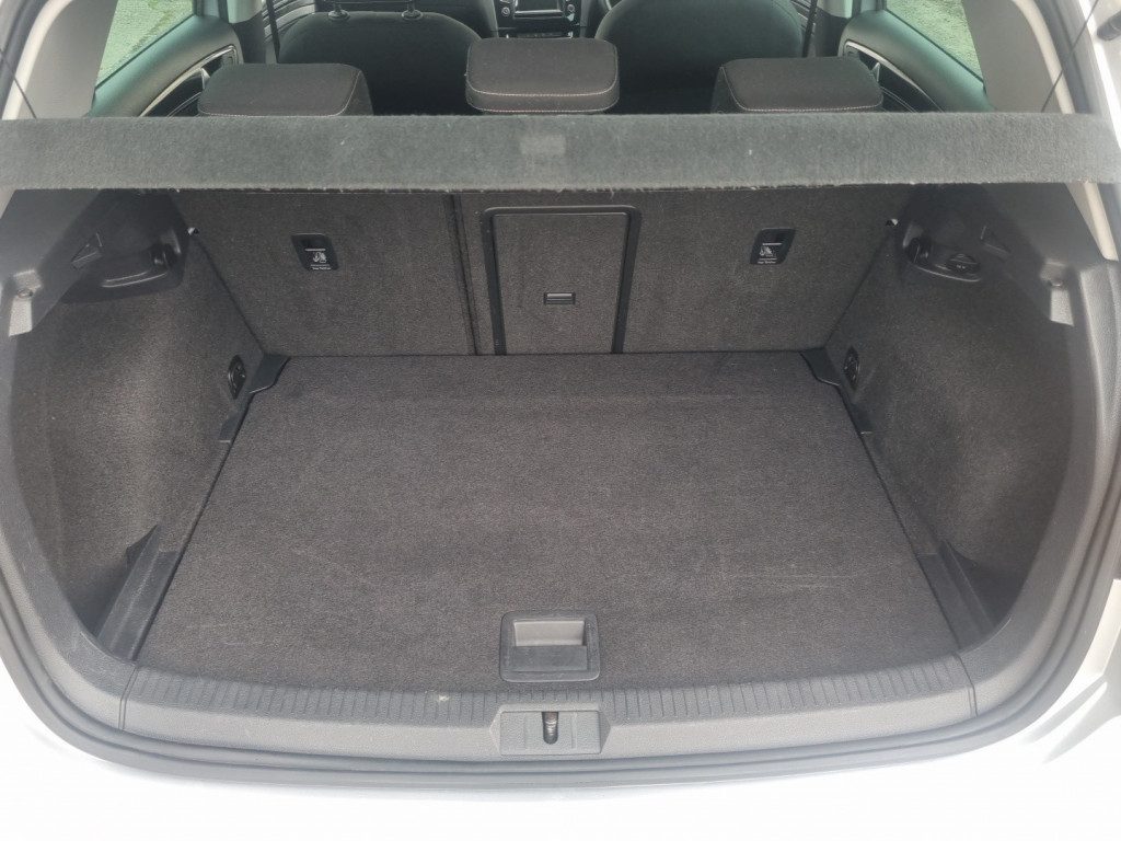Volkswagen Golf - Image 18