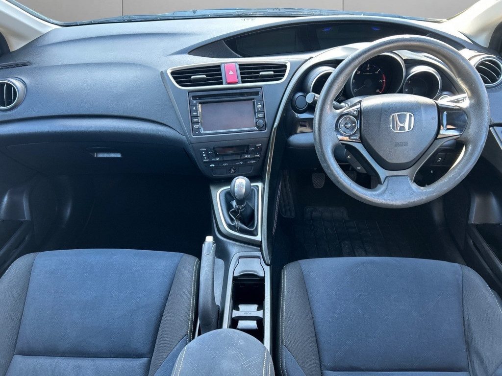 Honda Civic - Image 11