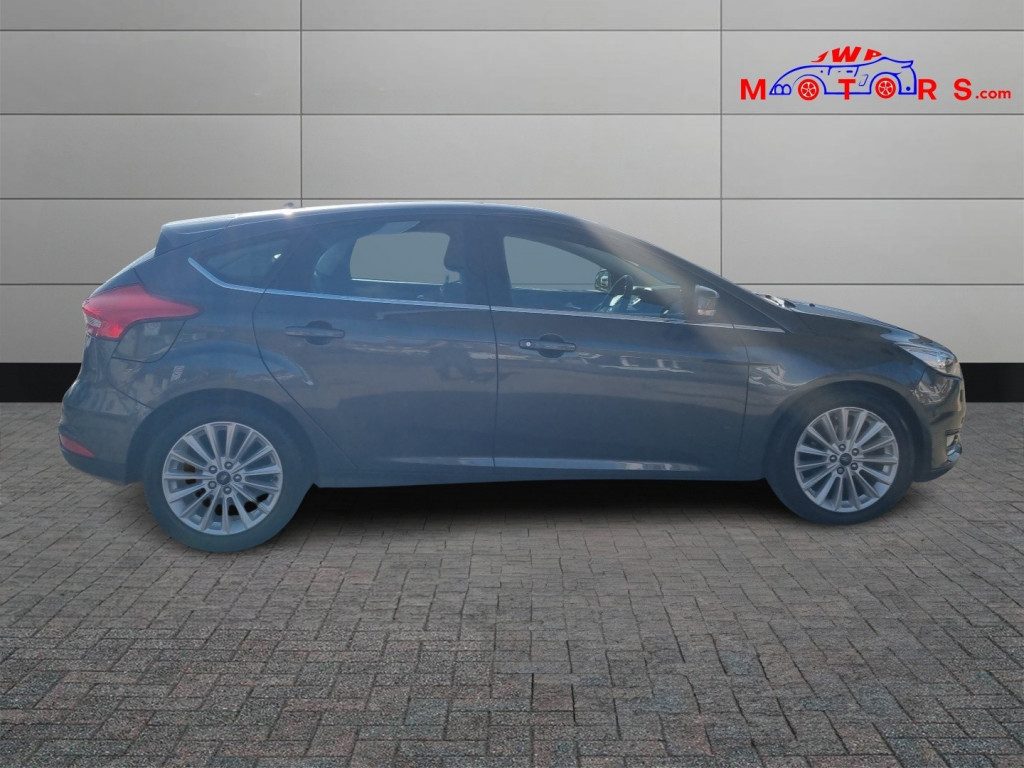 Ford Focus - Image 9