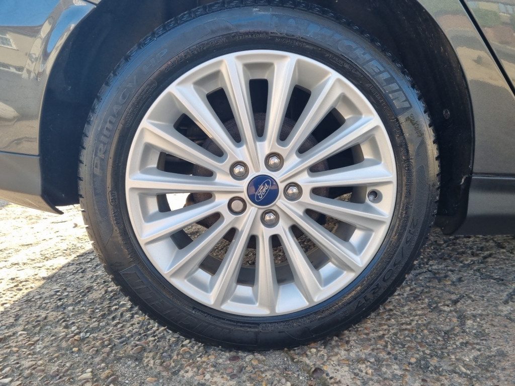 Ford Focus - Image 20