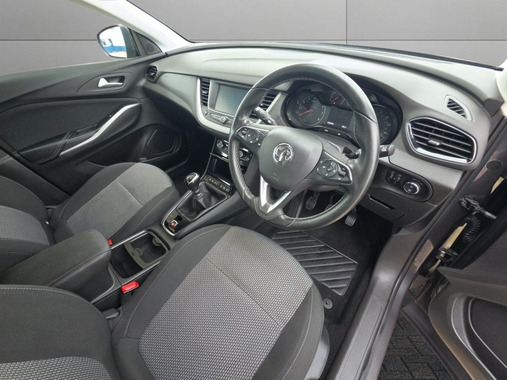 Vauxhall Grandland X - Image 10