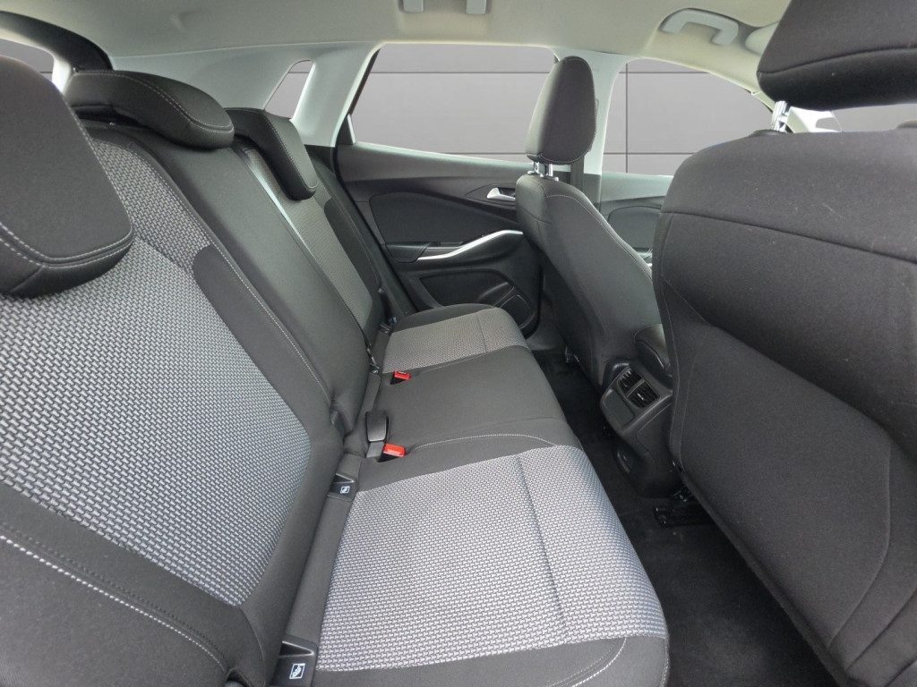 Vauxhall Grandland X - Image 12