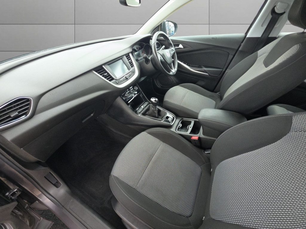 Vauxhall Grandland X - Image 13