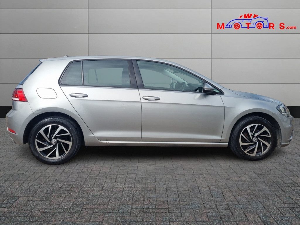 Volkswagen Golf - Image 9