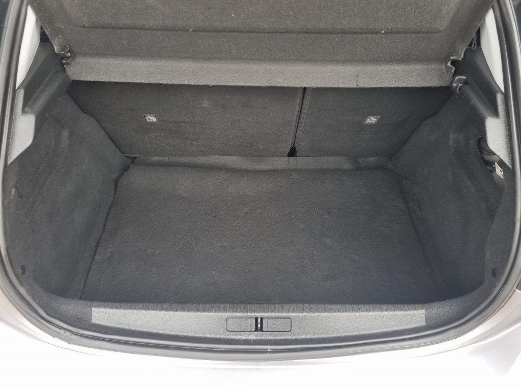 Vauxhall Corsa - Image 18