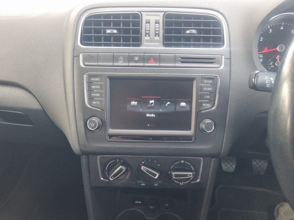 Volkswagen Polo - Image 18