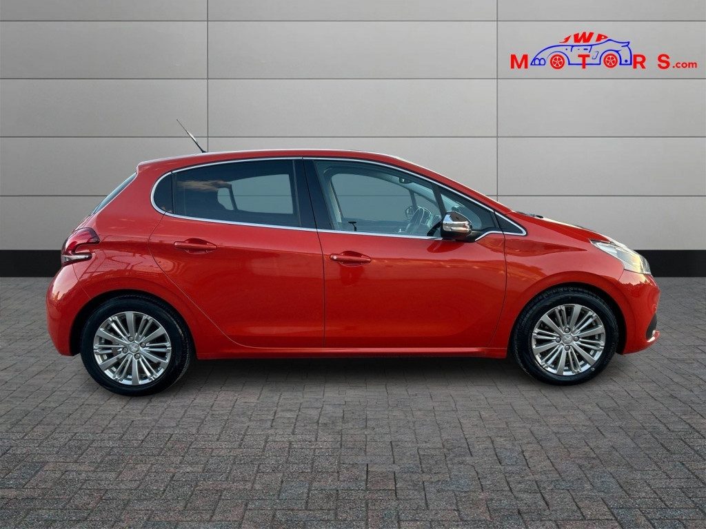 Peugeot 208 - Image 9