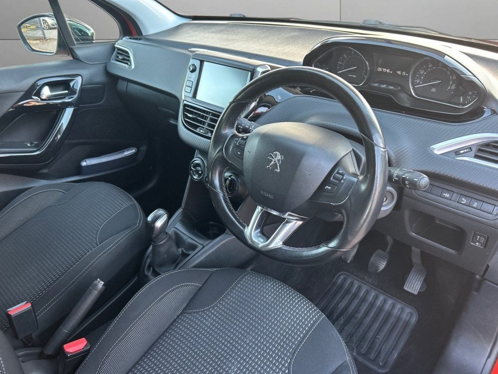 Peugeot 208 - Image 10