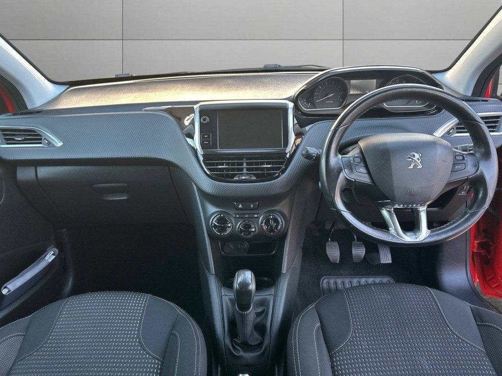 Peugeot 208 - Image 11