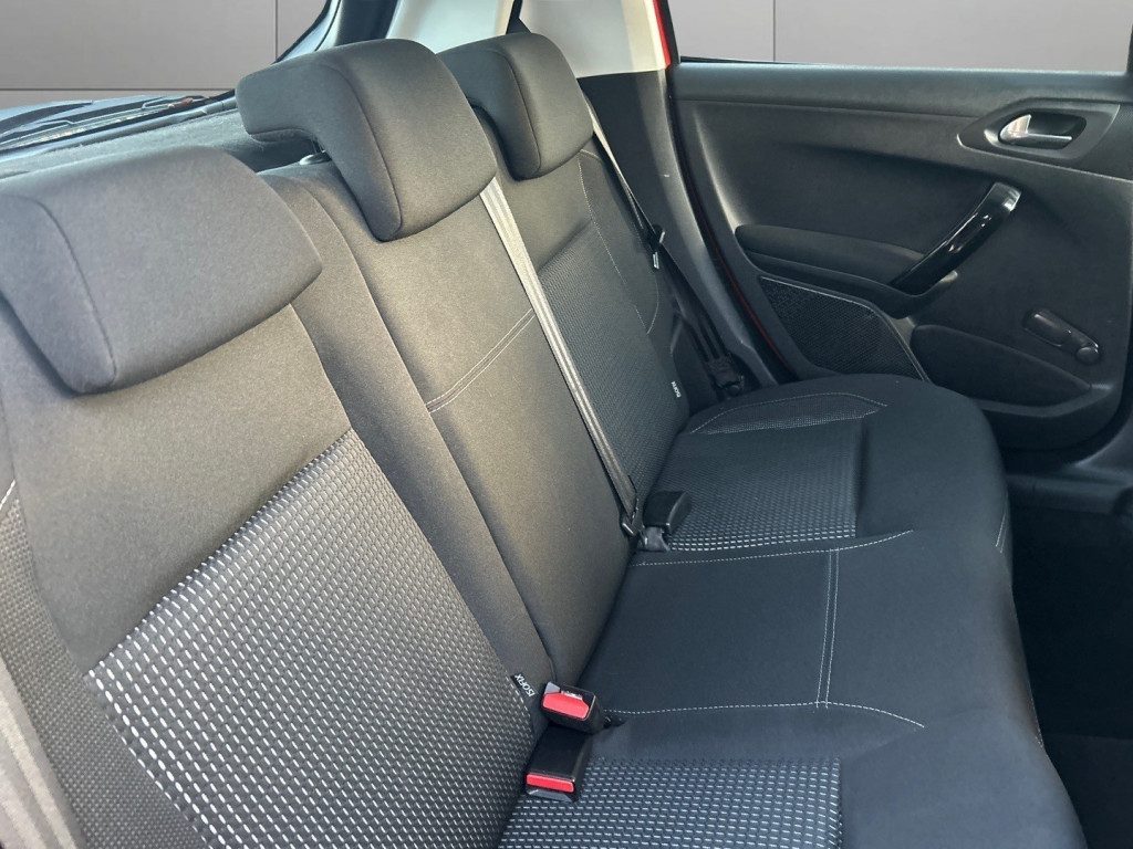 Peugeot 208 - Image 12