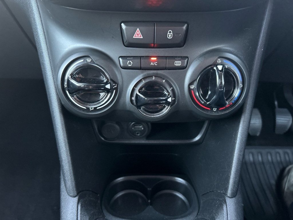 Peugeot 208 - Image 16