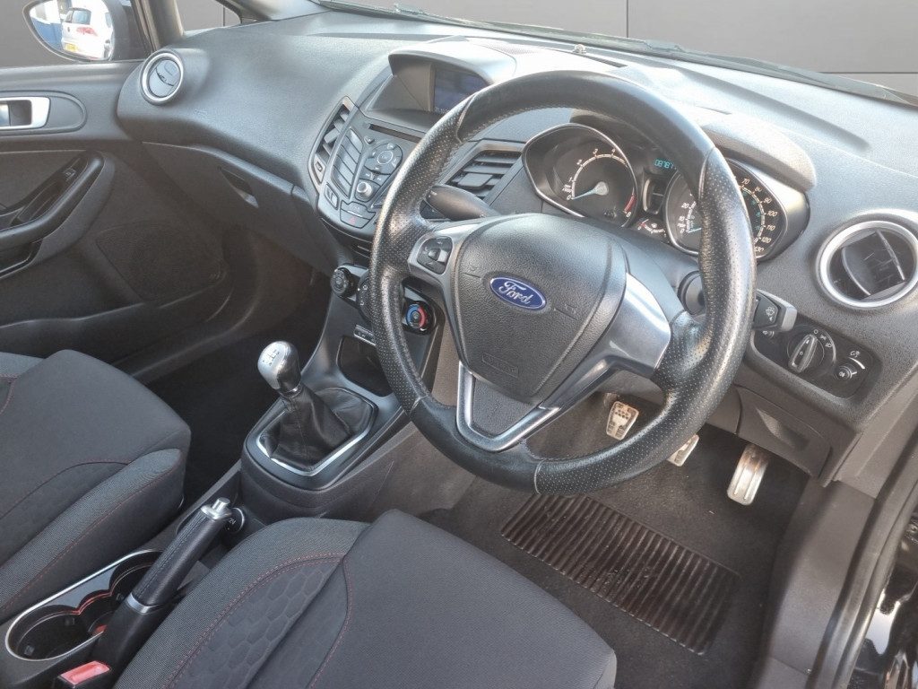 Ford Fiesta - Image 10