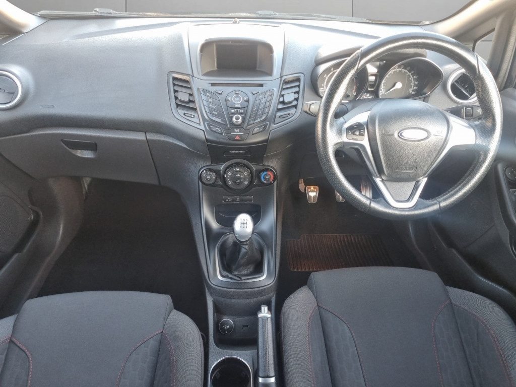 Ford Fiesta - Image 11