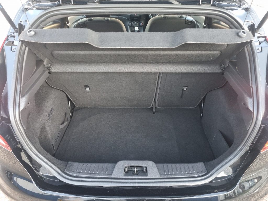 Ford Fiesta - Image 17