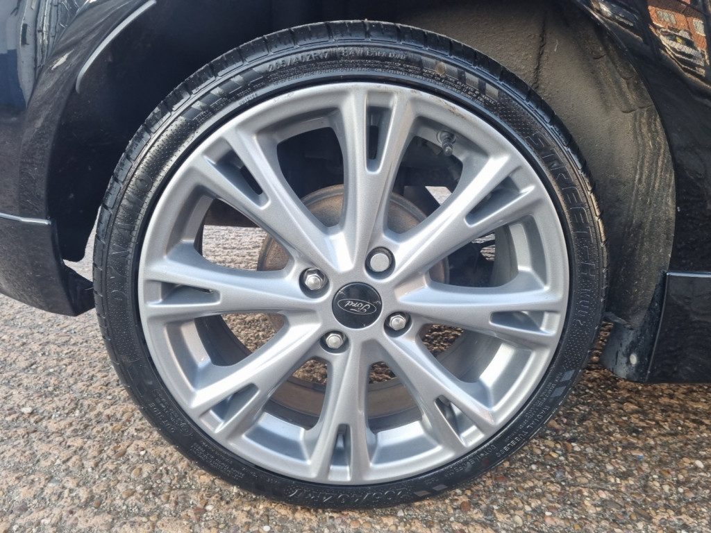 Ford Fiesta - Image 18