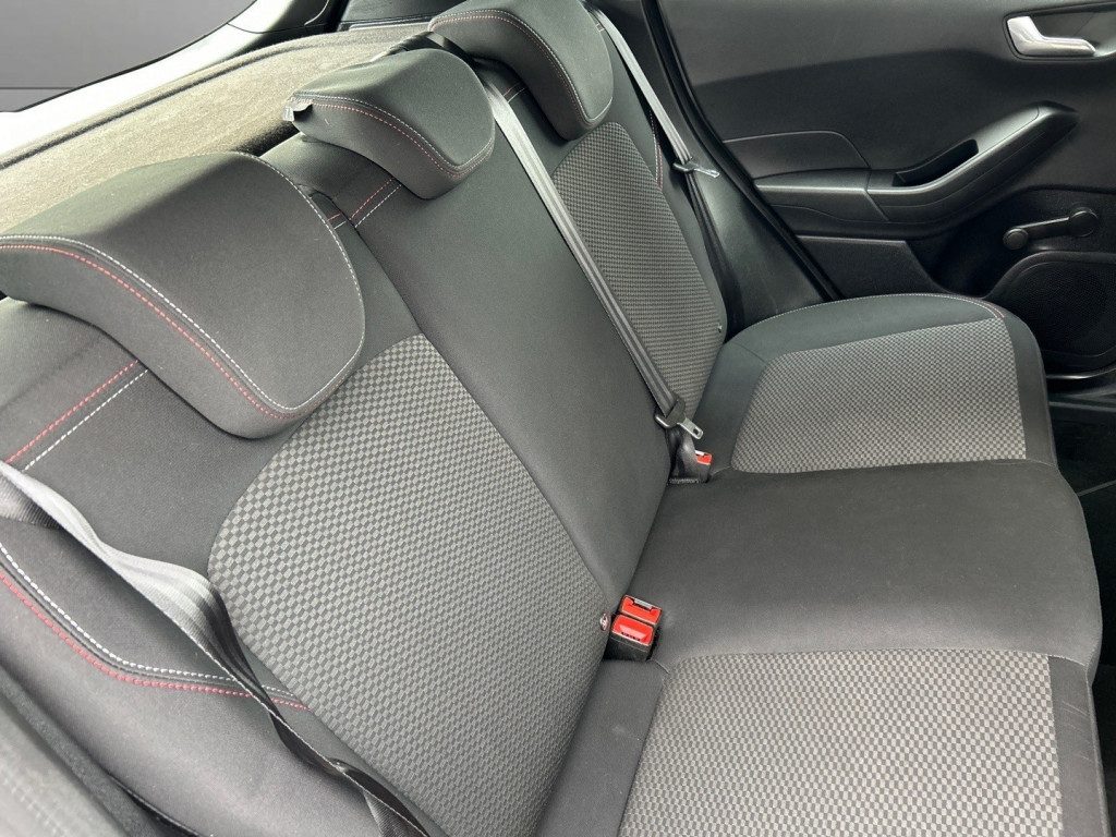 Ford Fiesta - Image 12