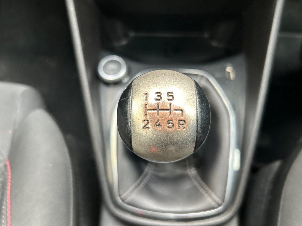 Ford Fiesta - Image 19