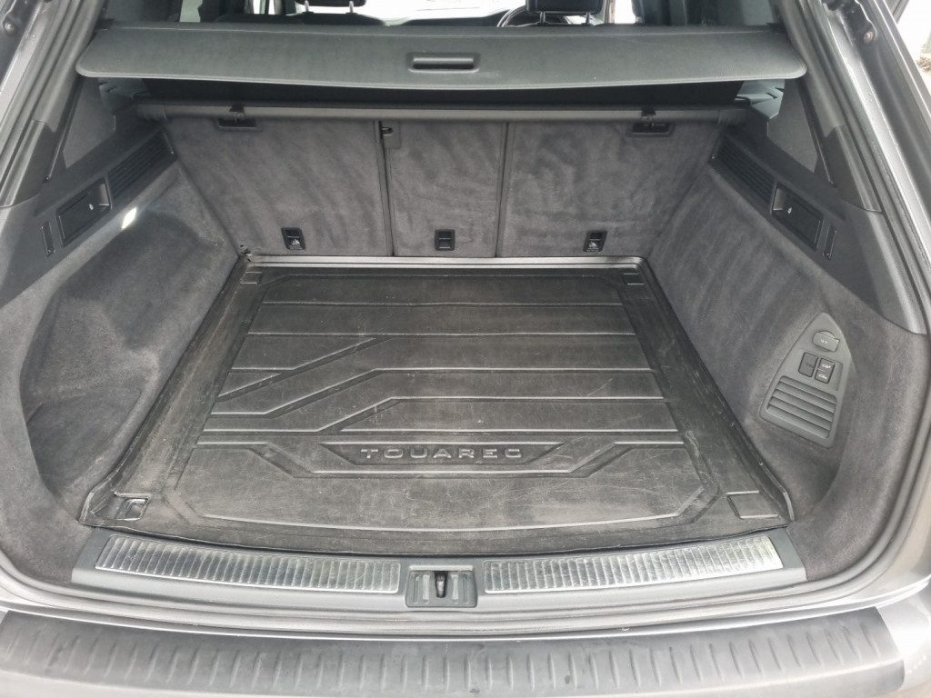 Volkswagen Touareg - Image 20