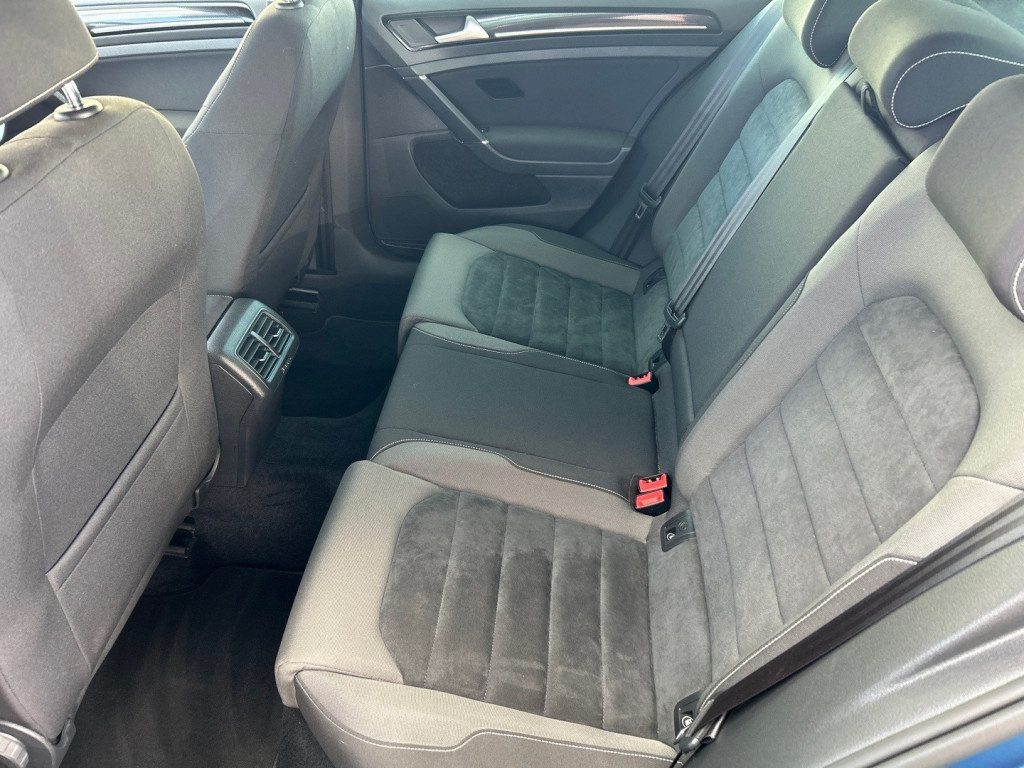 Volkswagen Golf - Image 14