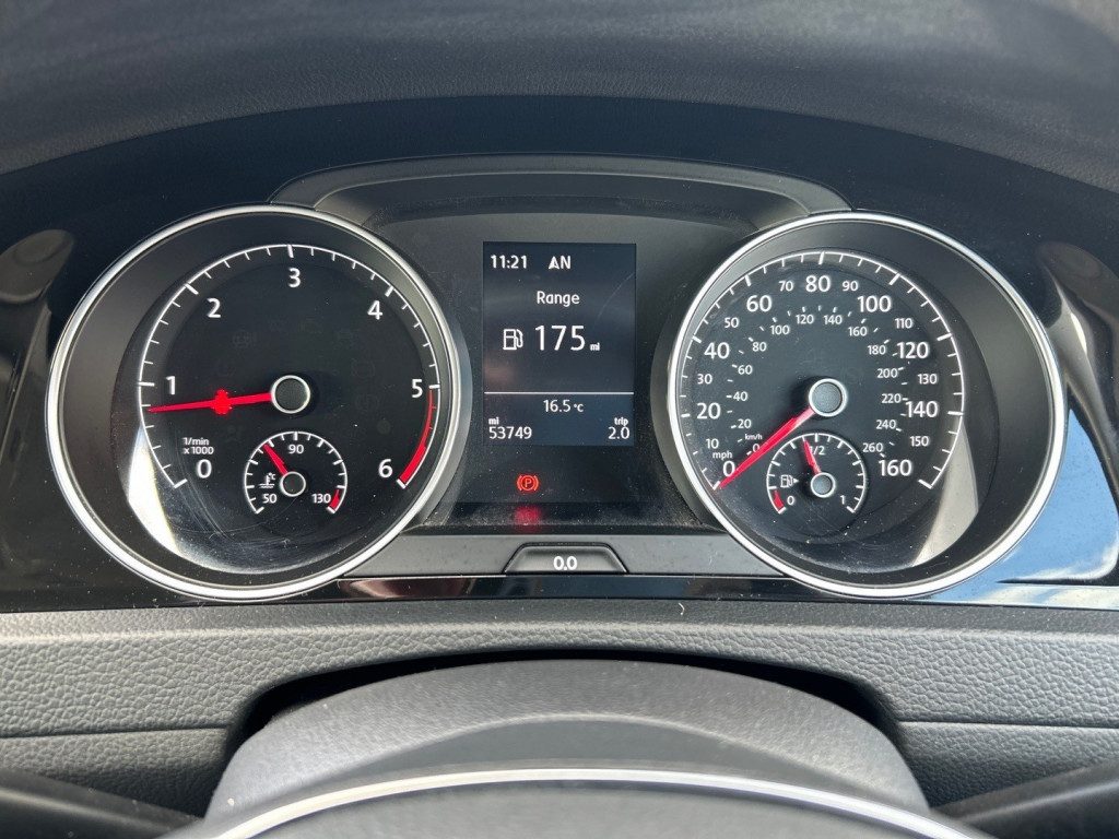 Volkswagen Golf - Image 15